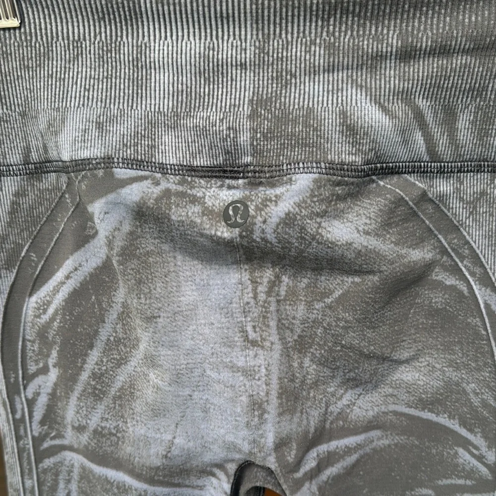 lululemon Ebb to street tight wash